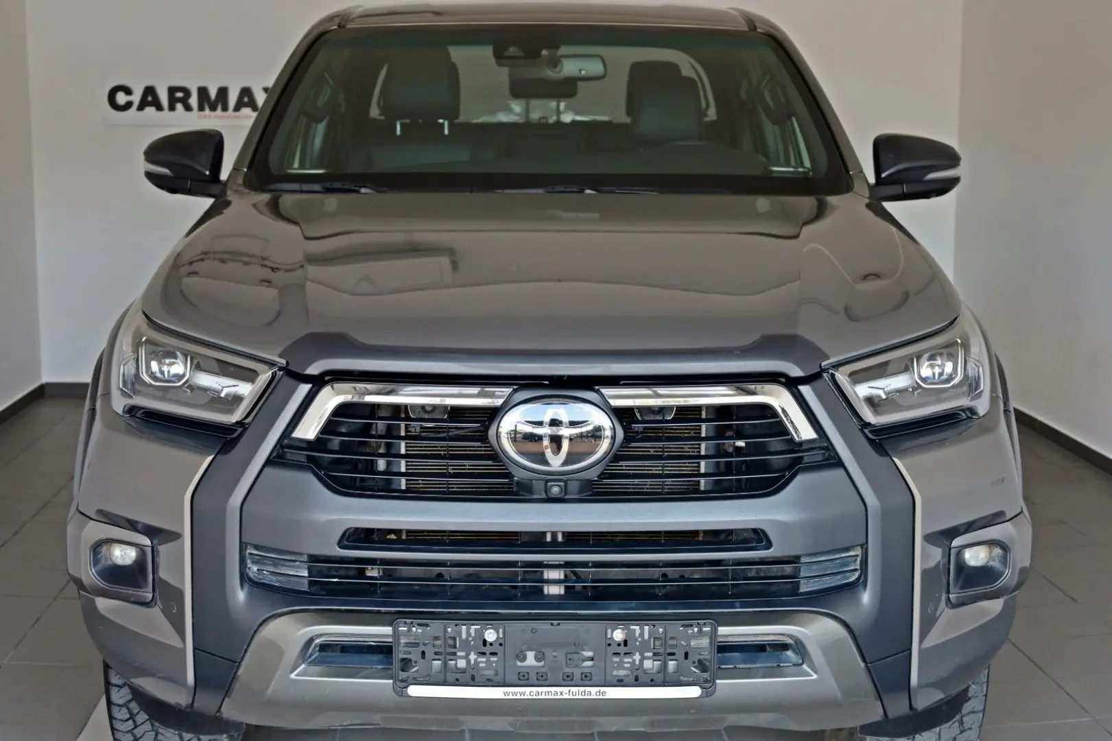 Hilux 2.8 D-4D Invincible,ACC,Rollbügel,LED,AHK