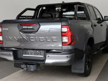 Hilux 2.8 D-4D Invincible,ACC,Rollbügel,Sthz,AHK