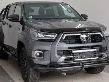 Hilux 2.8 D-4D Invincible,ACC,Rollbügel,Sthz,AHK