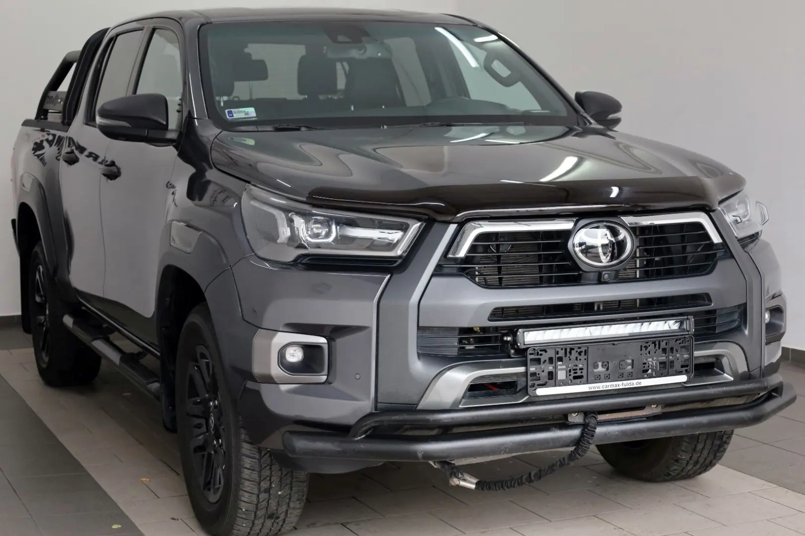 Hilux 2.8 D-4D Invincible,ACC,Rollbügel,Sthz,AHK