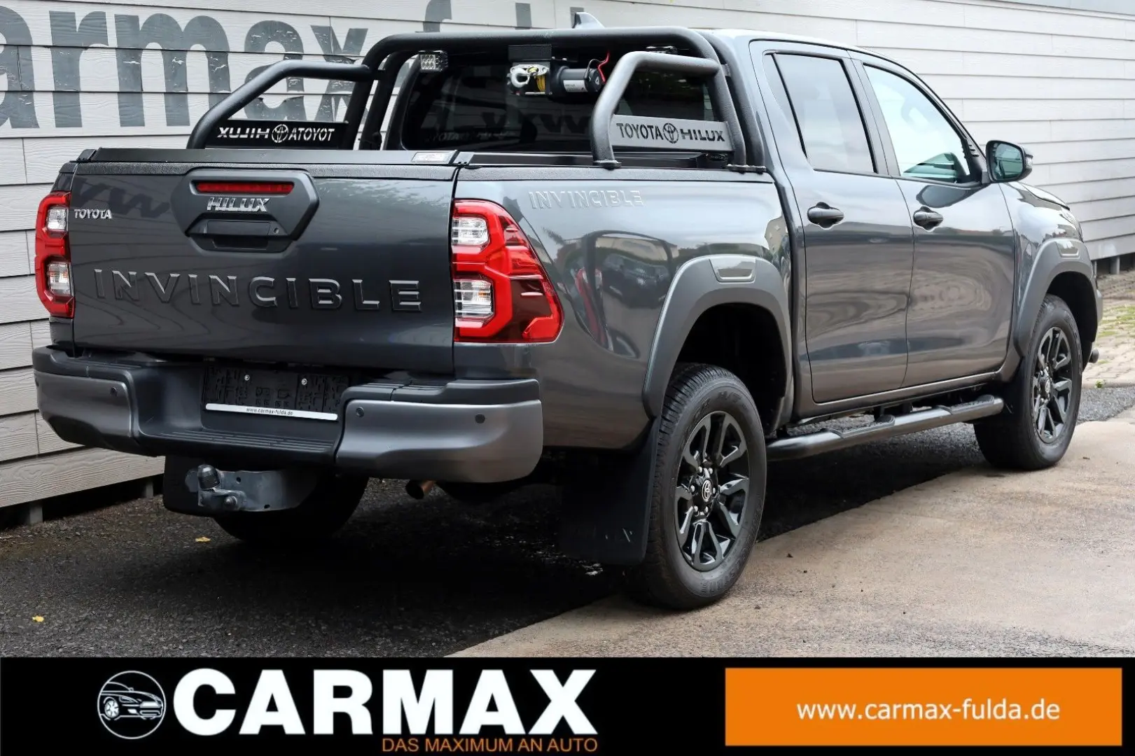 Hilux 2.8 D-4D Invincible,ACC,Rollbügel,Sthz,AHK