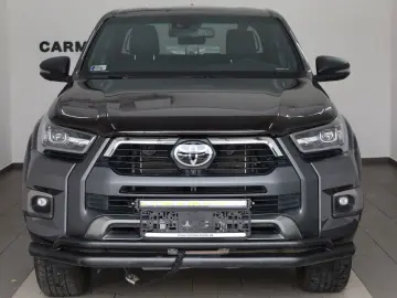 Hilux 2.8 D-4D Invincible,ACC,Rollbügel,Sthz,AHK