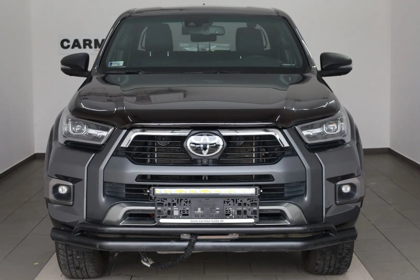 Hilux 2.8 D-4D Invincible,ACC,Rollbügel,Sthz,AHK