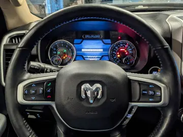 RAM 1500 BIGHORN E-TORQUE 3,6 4x4 TÜV NEU AHK