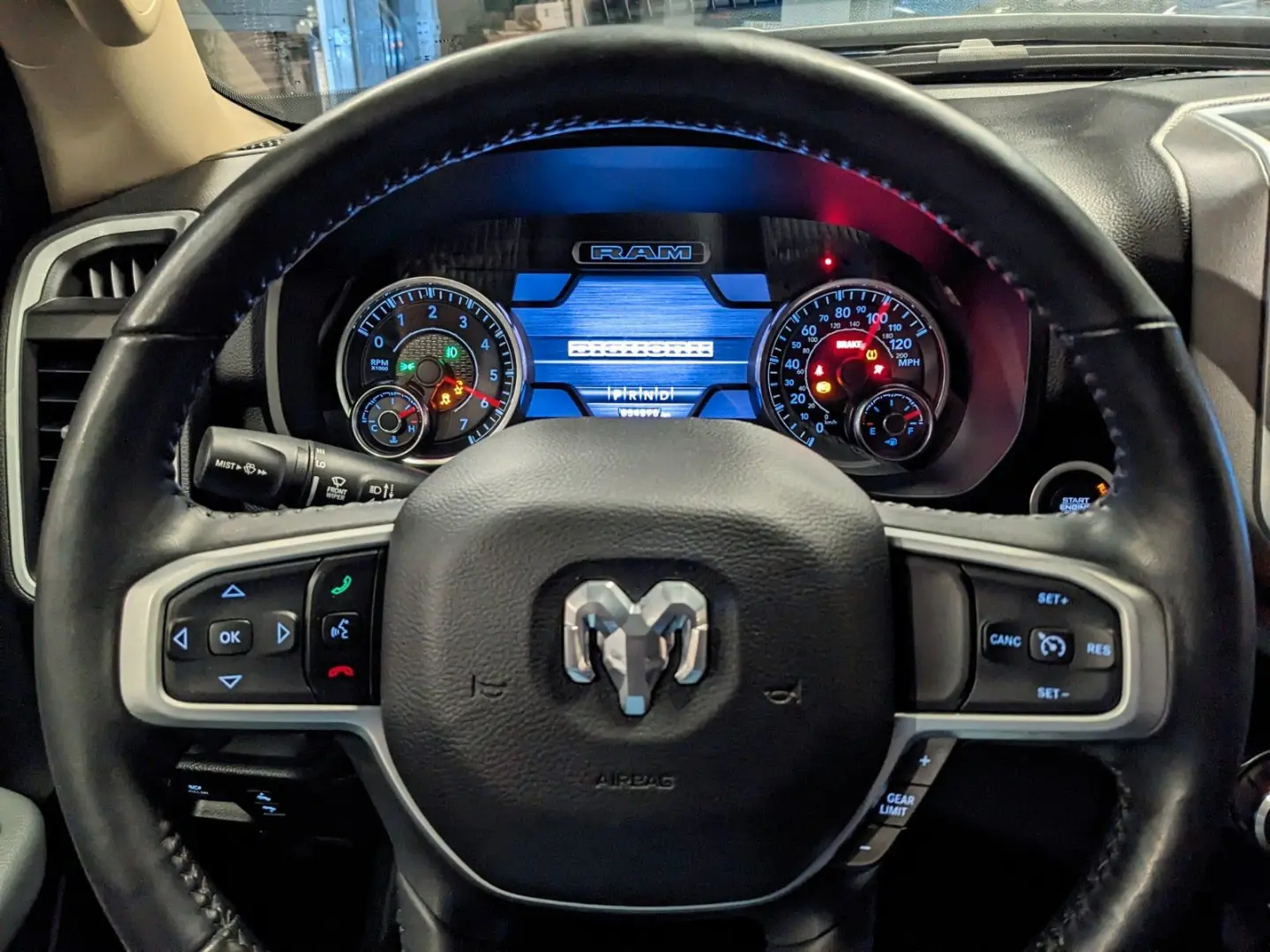 RAM 1500 BIGHORN E-TORQUE 3,6 4x4 TÜV NEU AHK