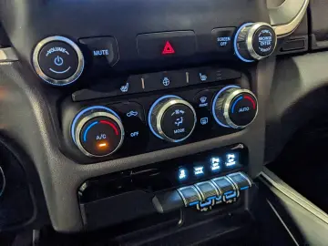 RAM 1500 BIGHORN E-TORQUE 3,6 4x4 TÜV NEU AHK