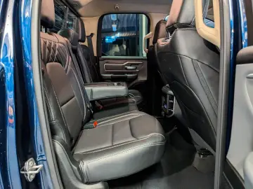 RAM 1500 BIGHORN E-TORQUE 3,6 4x4 TÜV NEU AHK