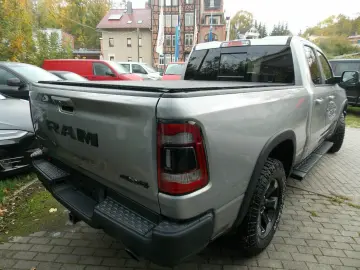 RAM 1500 Rebel Hemi 5,7 4x4 Teilleder