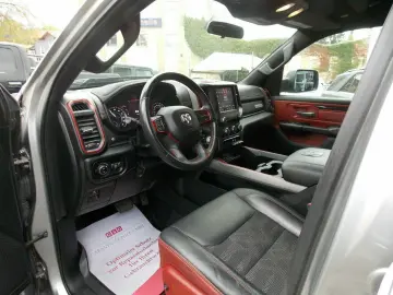 RAM 1500 Rebel Hemi 5,7 4x4 Teilleder