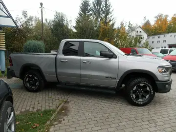 RAM 1500 Rebel Hemi 5,7 4x4 Teilleder