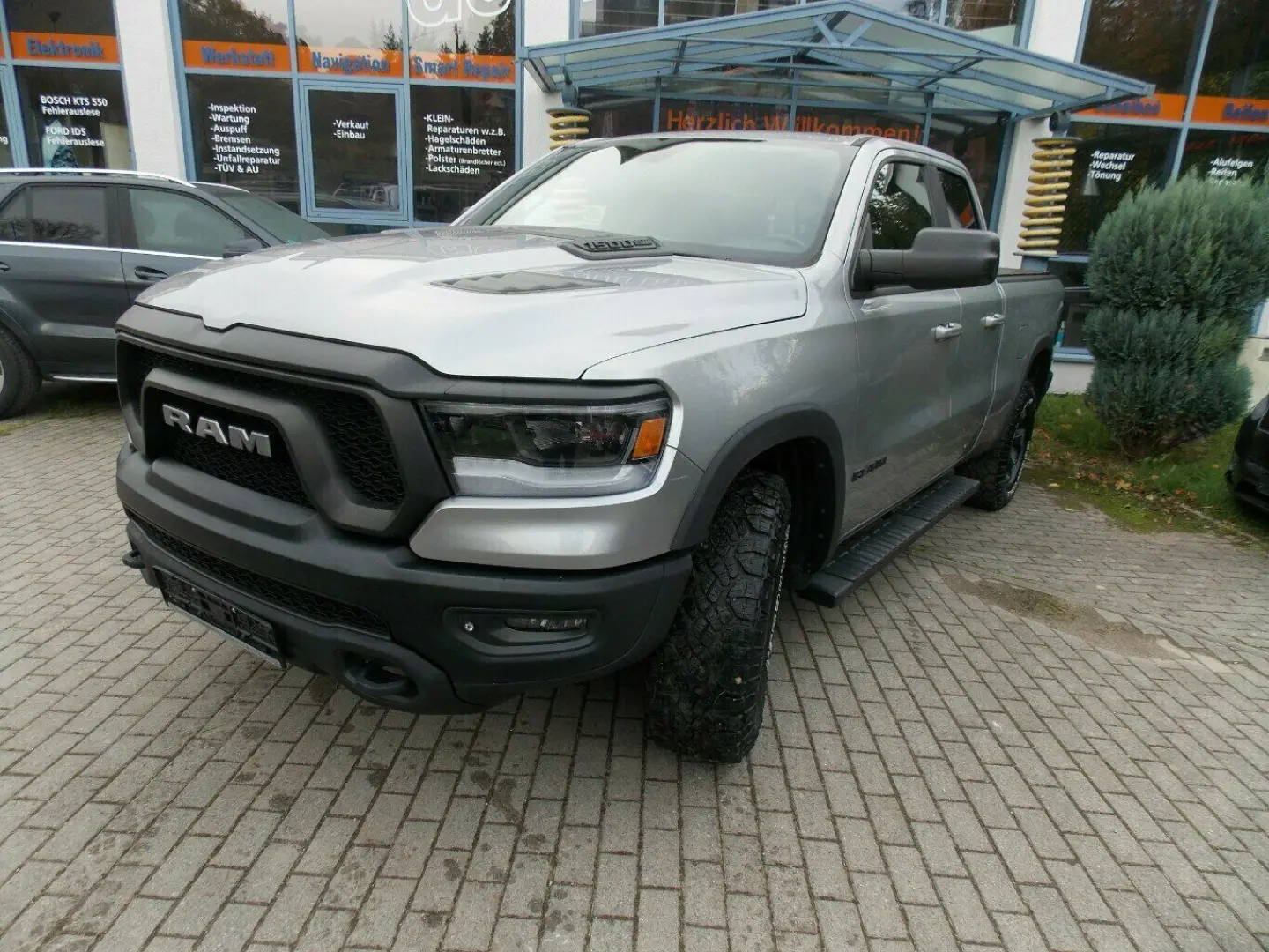 RAM 1500 Rebel Hemi 5,7 4x4 Teilleder