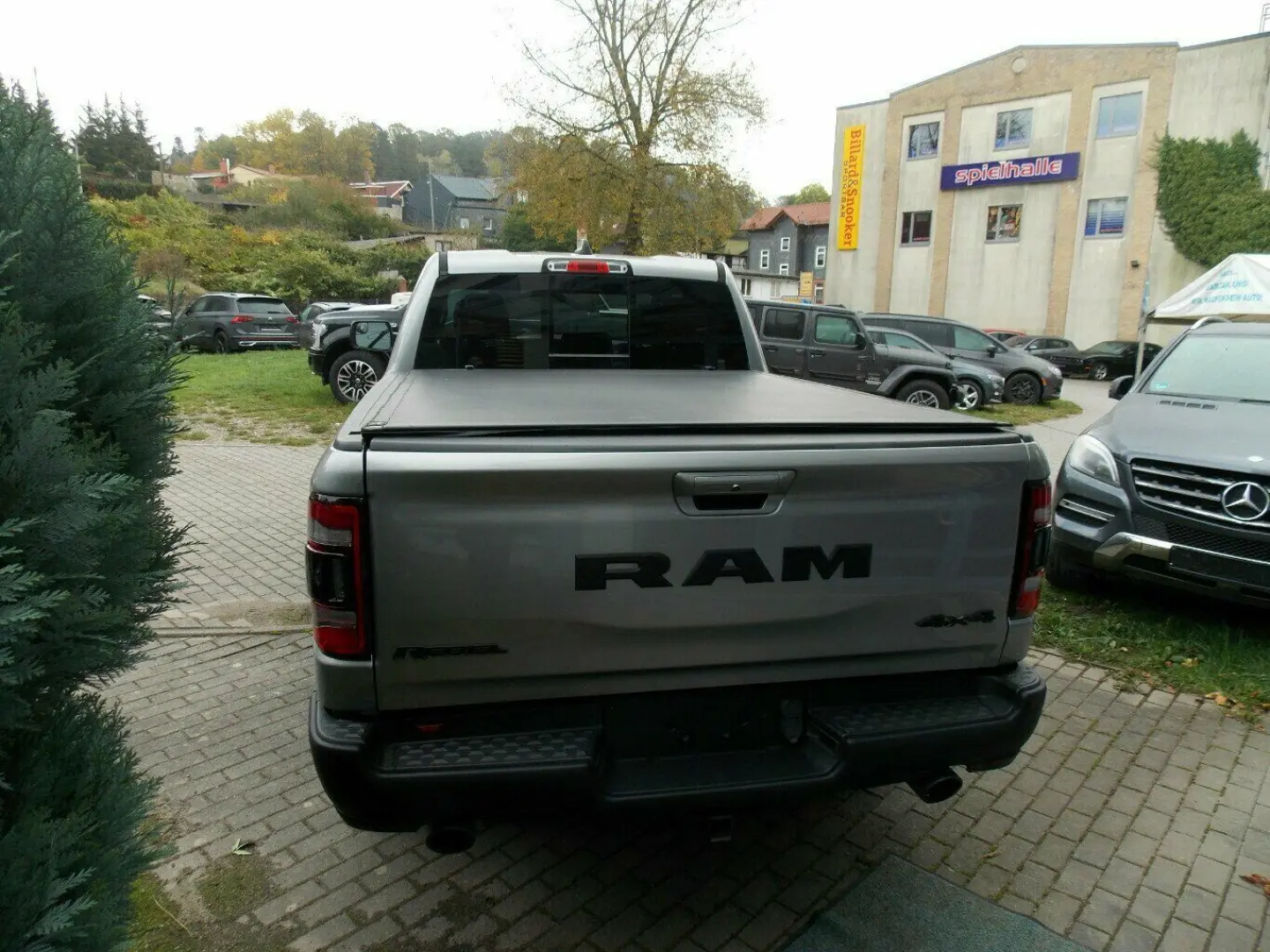 RAM 1500 Rebel Hemi 5,7 4x4 Teilleder