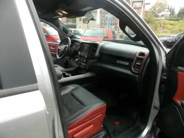 RAM 1500 Rebel Hemi 5,7 4x4 Teilleder
