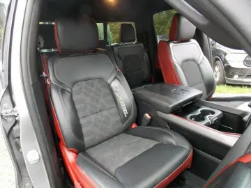 RAM 1500 Rebel Hemi 5,7 4x4 Teilleder