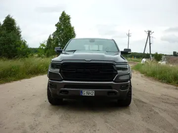 1500 5.7 hemi etorque 4x4  2'lpg 35600  netto