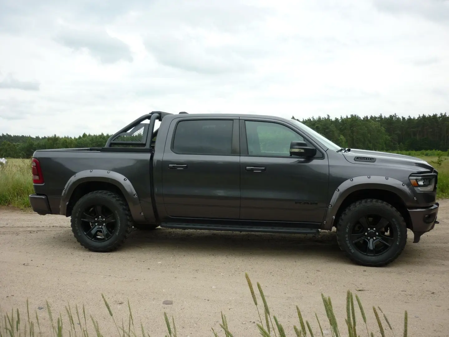 1500 5.7 hemi etorque 4x4  2'lpg 35600  netto