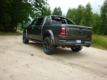 1500 5.7 hemi etorque 4x4  2'lpg 35600  netto