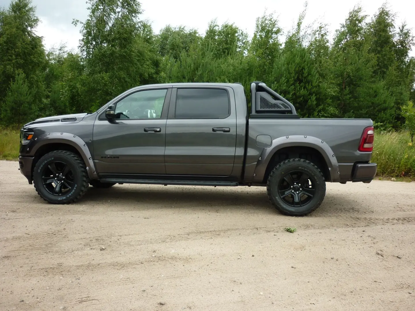 1500 5.7 hemi etorque 4x4  2'lpg 35600  netto