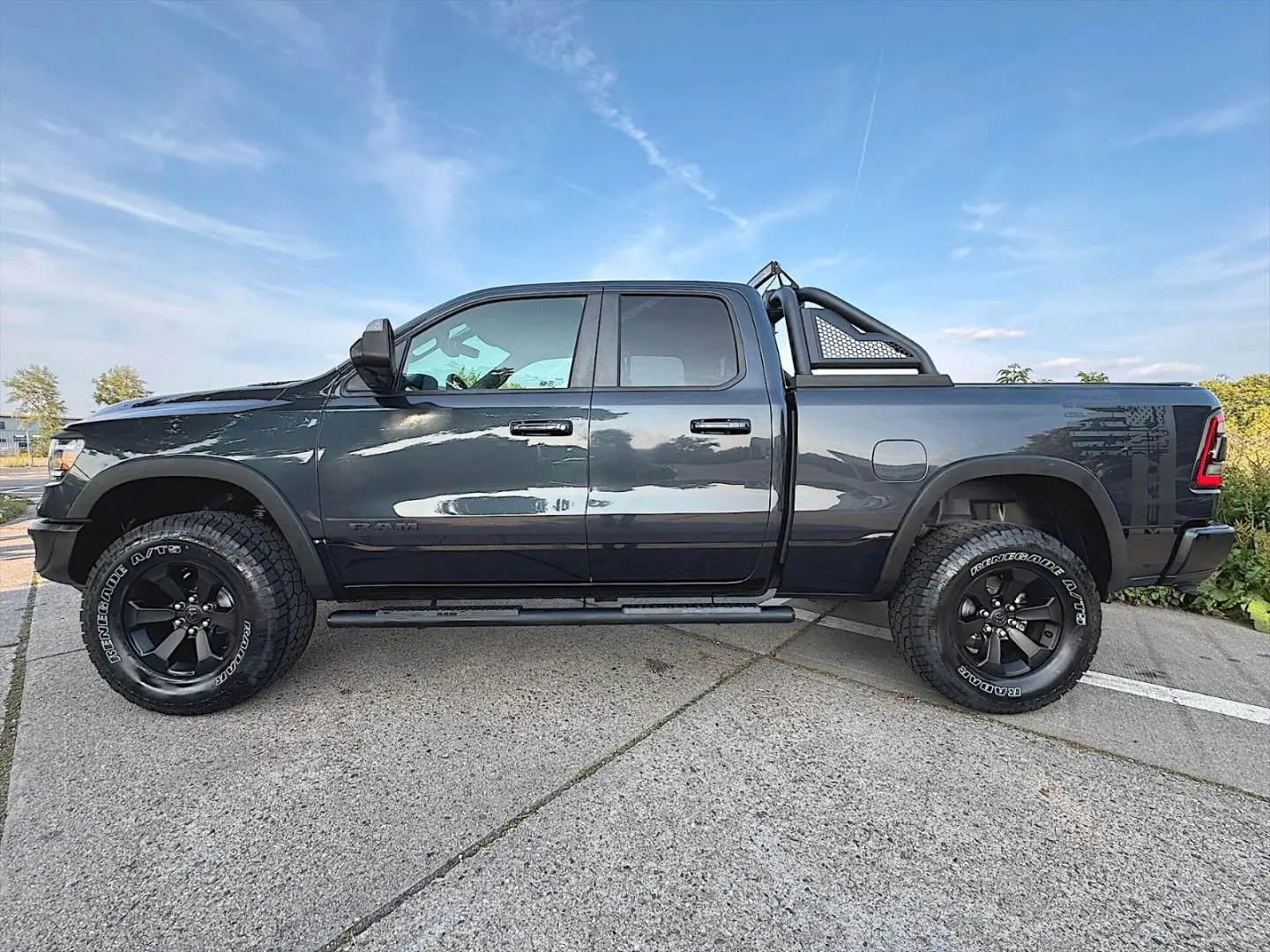 RAM 5.7 V8 HEMI REBEL Offroad 4x4 *AXLE LOCK*