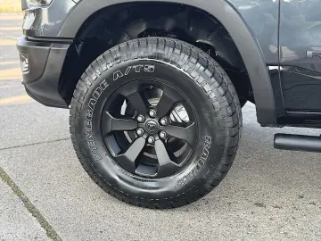 RAM 5.7 V8 HEMI REBEL Offroad 4x4 *AXLE LOCK*