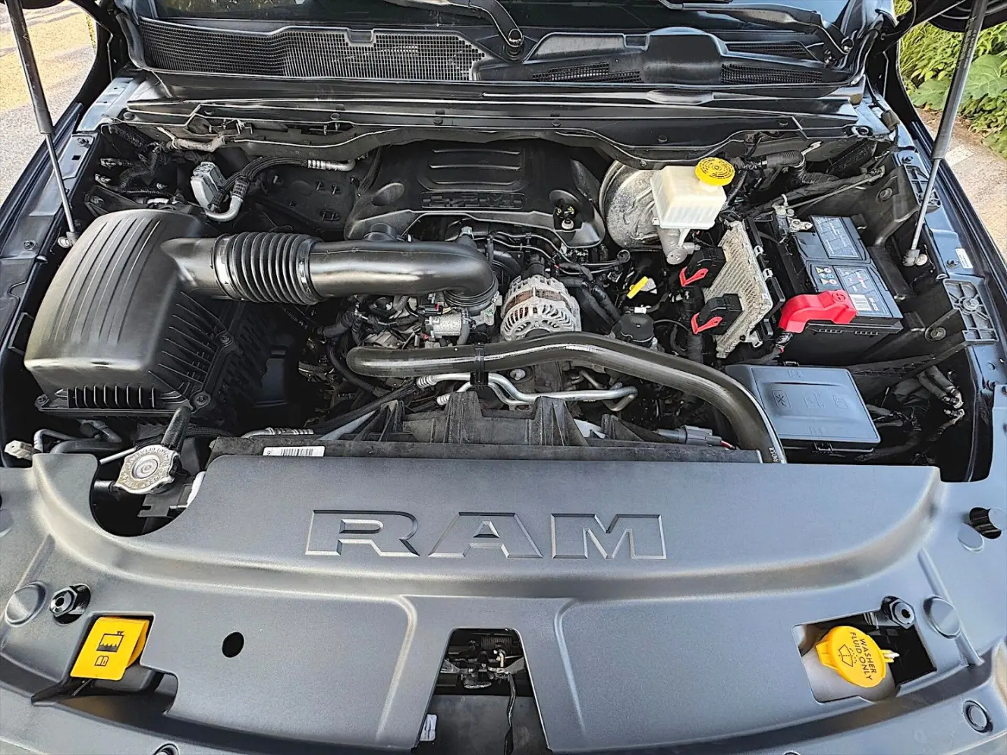 RAM 5.7 V8 HEMI REBEL Offroad 4x4 *AXLE LOCK*