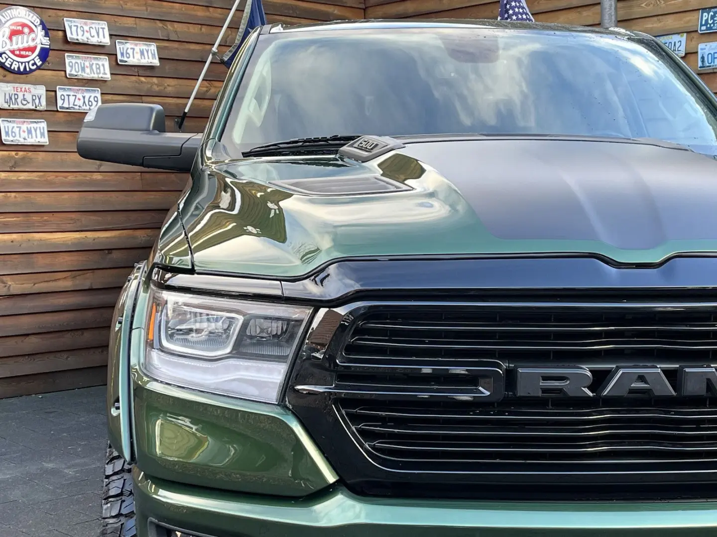 RAM 1500 OFFROAD 5,7L 4x4 AHK CarPlay Rollbar