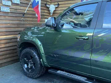 RAM 1500 OFFROAD 5,7L 4x4 AHK CarPlay Rollbar