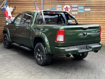 RAM 1500 OFFROAD 5,7L 4x4 AHK CarPlay Rollbar
