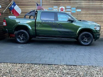 RAM 1500 OFFROAD 5,7L 4x4 AHK CarPlay Rollbar