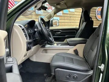 RAM 1500 OFFROAD 5,7L 4x4 AHK CarPlay Rollbar