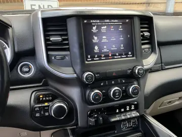 RAM 1500 OFFROAD 5,7L 4x4 AHK CarPlay Rollbar