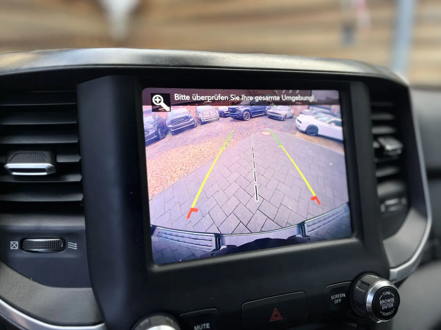 RAM 1500 OFFROAD 5,7L 4x4 AHK CarPlay Rollbar