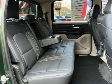 RAM 1500 OFFROAD 5,7L 4x4 AHK CarPlay Rollbar