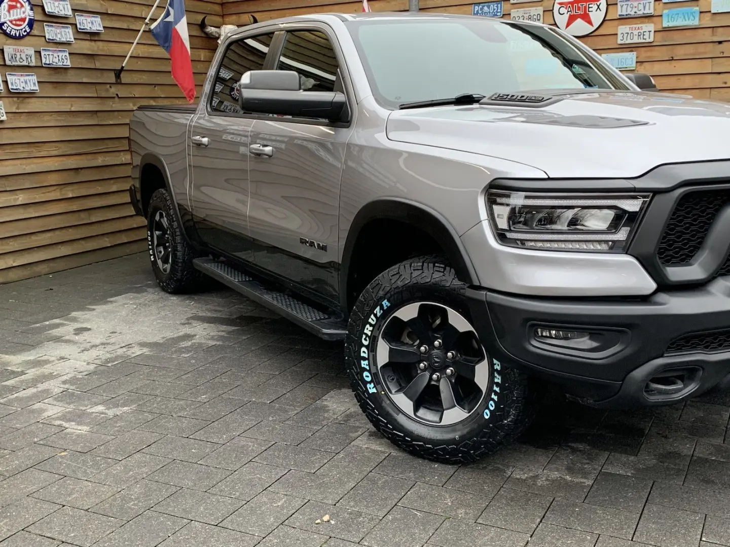 RAM 1500 Rebel Crew Cab 4x4 5,7 LPG LED SHZ
