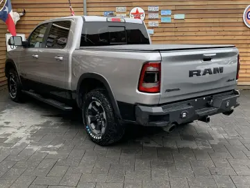 RAM 1500 Rebel Crew Cab 4x4 5,7 LPG LED SHZ