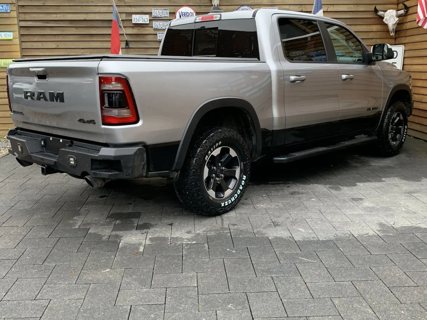 RAM 1500 Rebel Crew Cab 4x4 5,7 LPG LED SHZ