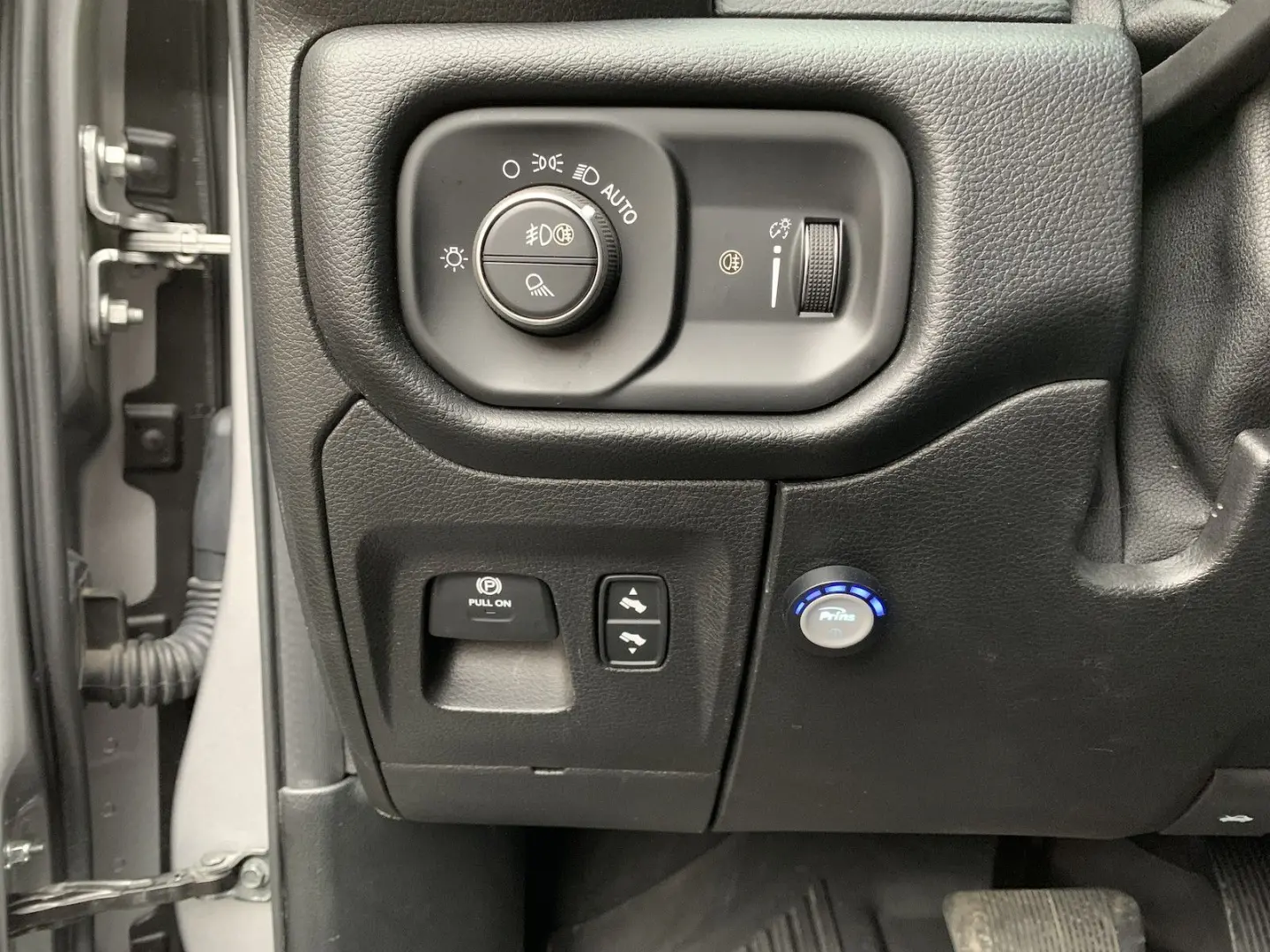RAM 1500 Rebel Crew Cab 4x4 5,7 LPG LED SHZ