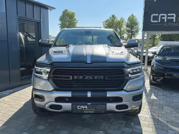 RAM 5.7 V8 HEMI LARAMIE NIGHT Offroad 4x4 LED