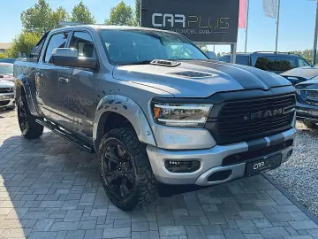 RAM 5.7 V8 HEMI LARAMIE NIGHT Offroad 4x4 LED