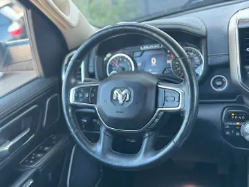 RAM 5.7 V8 HEMI LARAMIE NIGHT Offroad 4x4 LED