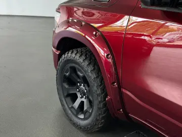 RAM 5,7l V8 *BIGHORN / LEDER / SZH*