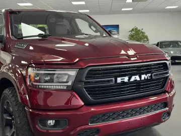RAM 5,7l V8 *BIGHORN / LEDER / SZH*