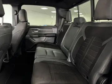 RAM 5,7l V8 *BIGHORN / LEDER / SZH*
