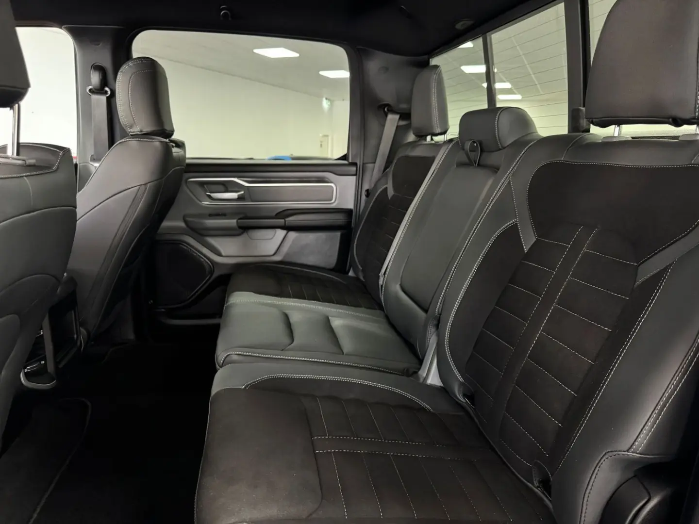 RAM 5,7l V8 *BIGHORN / LEDER / SZH*