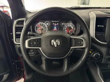 RAM 5,7l V8 *BIGHORN / LEDER / SZH*