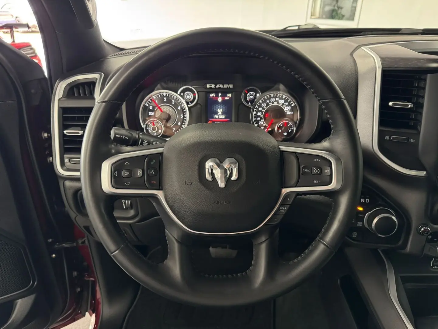 RAM 5,7l V8 *BIGHORN / LEDER / SZH*