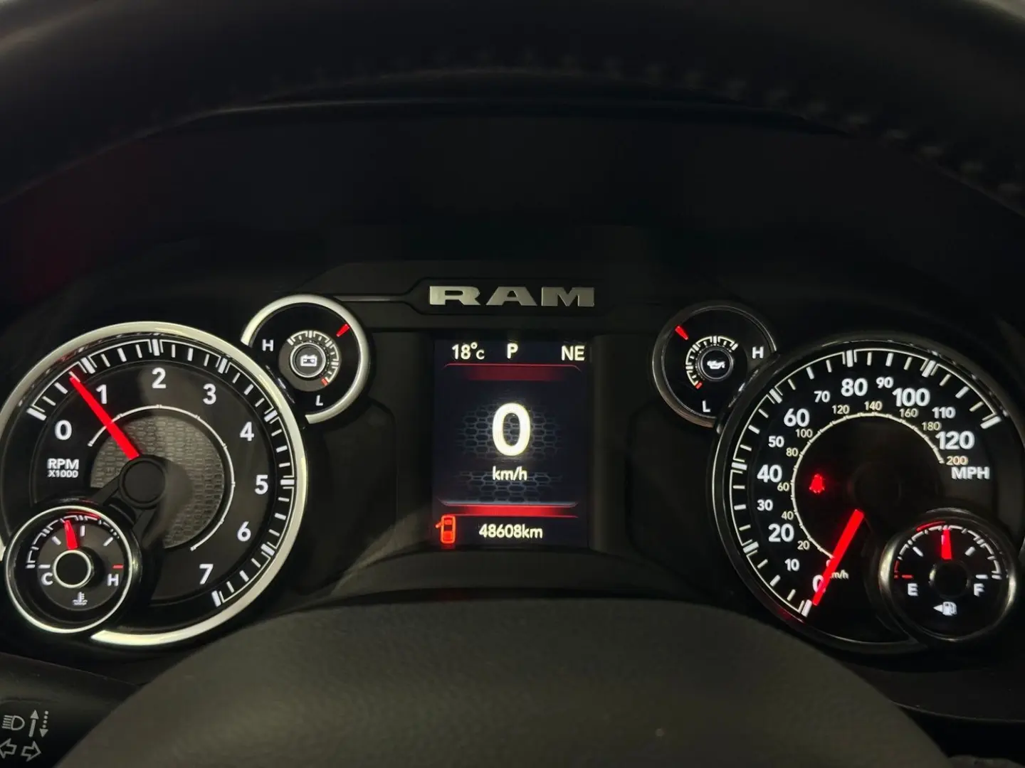 RAM 5,7l V8 *BIGHORN / LEDER / SZH*