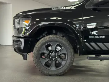 RAM 5,7l V8 *BIGHORN / LEDER / SZH*
