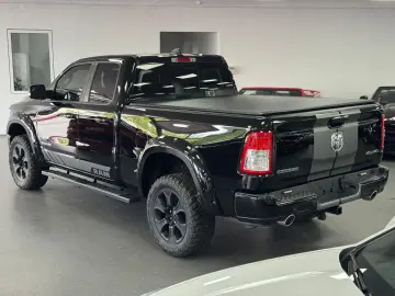 RAM 5,7l V8 *BIGHORN / LEDER / SZH*