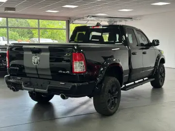 RAM 5,7l V8 *BIGHORN / LEDER / SZH*